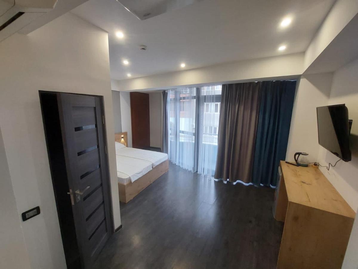 Friendly Hotel Yerevan Exterior photo