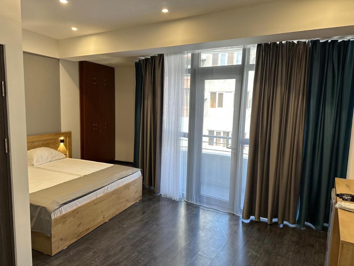 Friendly Hotel Yerevan Exterior photo