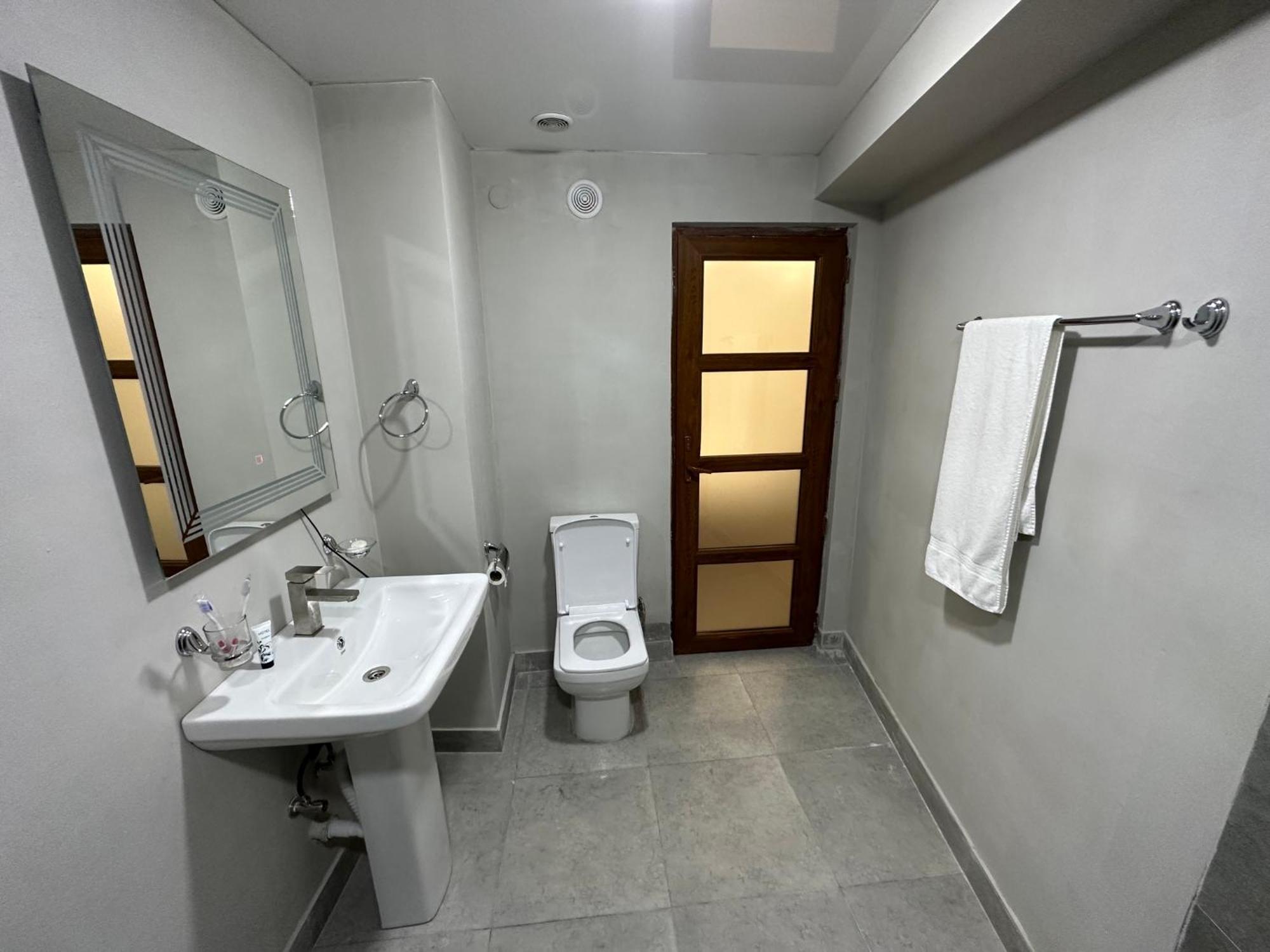 Friendly Hotel Yerevan Exterior photo